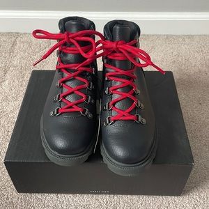 Sorel Youth Madison Hiker Boot Size 2